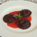 Raviolis au cacao & mascarpone ~ Coulis de fraise verveine